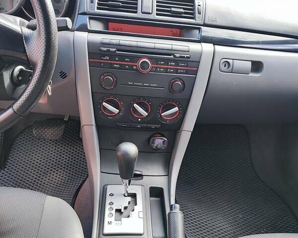 Сірий Мазда 3, об'ємом двигуна 1.6 л та пробігом 180 тис. км за 3750 $, фото 32 на Automoto.ua