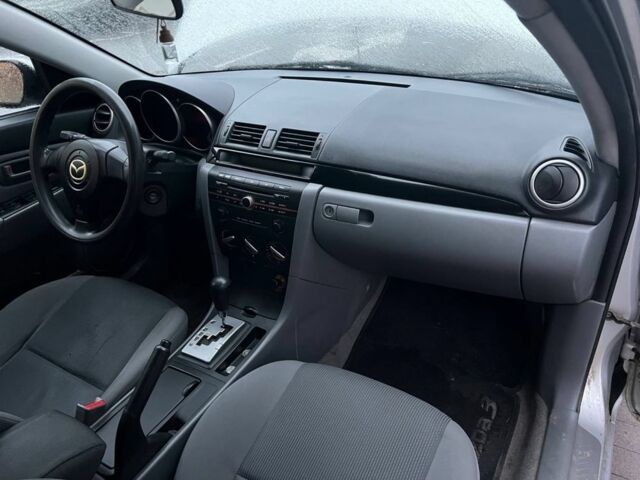 Серый Мазда 3, объемом двигателя 1.6 л и пробегом 300 тыс. км за 3999 $, фото 14 на Automoto.ua