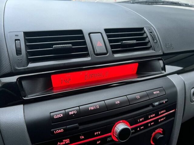 Серый Мазда 3, объемом двигателя 1.6 л и пробегом 300 тыс. км за 3999 $, фото 11 на Automoto.ua