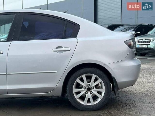 Серый Мазда 3, объемом двигателя 1.6 л и пробегом 305 тыс. км за 5940 $, фото 3 на Automoto.ua