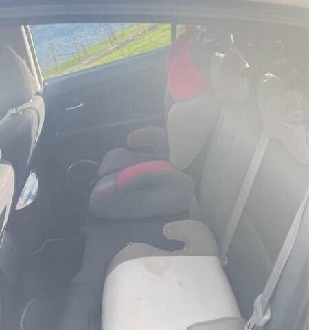 Сірий Мазда 3, об'ємом двигуна 1.6 л та пробігом 203 тис. км за 5300 $, фото 4 на Automoto.ua