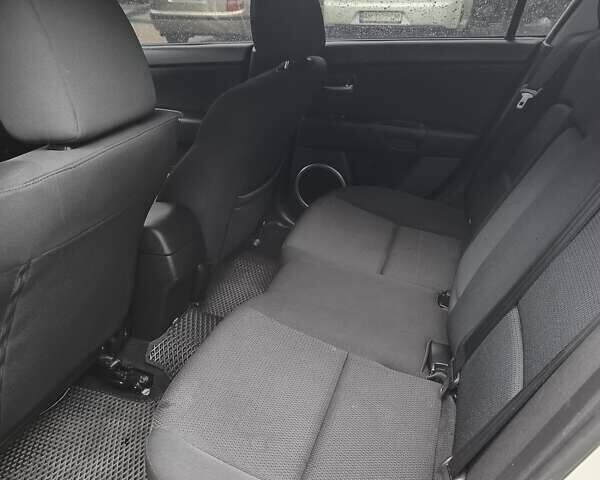 Сірий Мазда 3, об'ємом двигуна 2 л та пробігом 350 тис. км за 4900 $, фото 13 на Automoto.ua