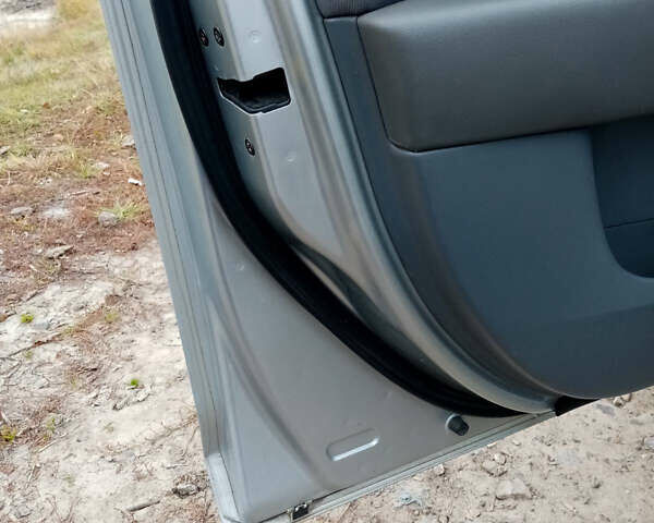 Сірий Мазда 3, об'ємом двигуна 1.6 л та пробігом 212 тис. км за 2800 $, фото 6 на Automoto.ua