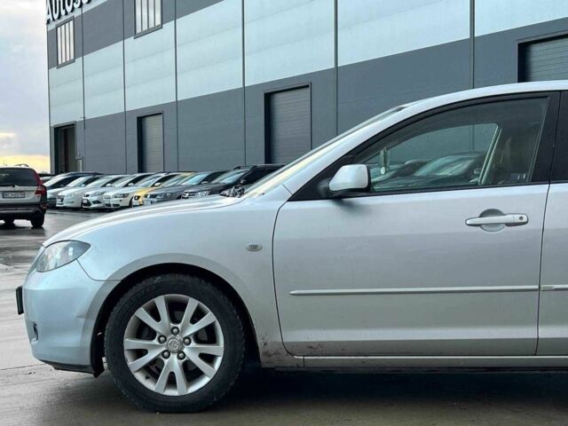 Сірий Мазда 3, об'ємом двигуна 1.6 л та пробігом 305 тис. км за 5940 $, фото 2 на Automoto.ua