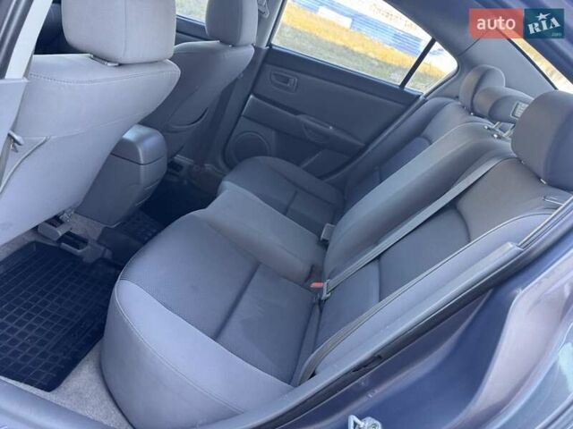Сірий Мазда 3, об'ємом двигуна 1.6 л та пробігом 200 тис. км за 3500 $, фото 14 на Automoto.ua