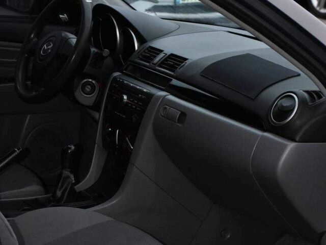 Серый Мазда 3, объемом двигателя 1.6 л и пробегом 180 тыс. км за 3850 $, фото 12 на Automoto.ua