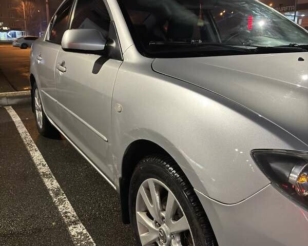 Сірий Мазда 3, об'ємом двигуна 1.6 л та пробігом 172 тис. км за 5600 $, фото 3 на Automoto.ua