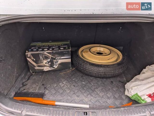 Сірий Мазда 3, об'ємом двигуна 1.6 л та пробігом 200 тис. км за 4900 $, фото 3 на Automoto.ua