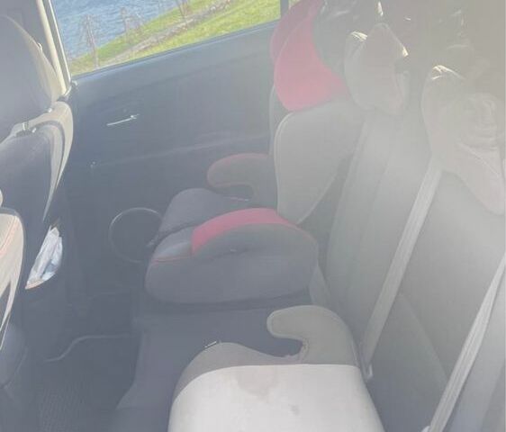 Сірий Мазда 3, об'ємом двигуна 1.6 л та пробігом 203 тис. км за 5300 $, фото 5 на Automoto.ua