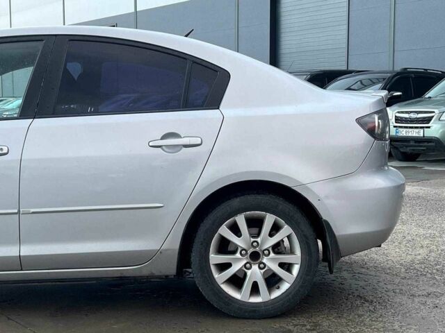 Сірий Мазда 3, об'ємом двигуна 1.6 л та пробігом 305 тис. км за 5940 $, фото 3 на Automoto.ua