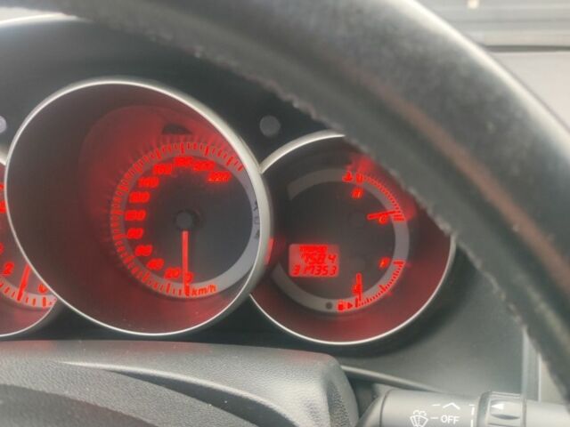 Сірий Мазда 3, об'ємом двигуна 2 л та пробігом 317 тис. км за 3100 $, фото 5 на Automoto.ua