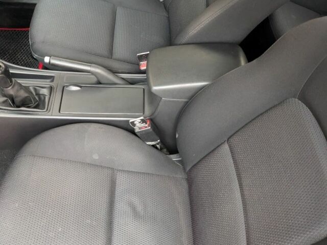 Серый Мазда 3, объемом двигателя 1.6 л и пробегом 200 тыс. км за 4900 $, фото 22 на Automoto.ua