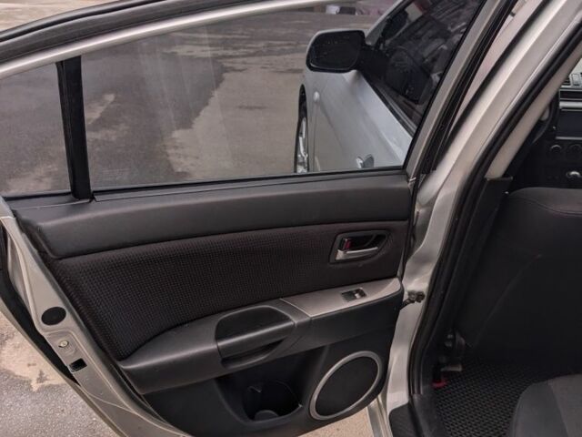 Серый Мазда 3, объемом двигателя 1.6 л и пробегом 200 тыс. км за 4900 $, фото 16 на Automoto.ua