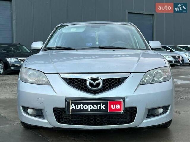 Серый Мазда 3, объемом двигателя 1.6 л и пробегом 305 тыс. км за 5940 $, фото 1 на Automoto.ua