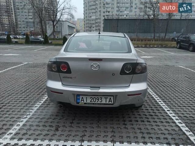 Серый Мазда 3, объемом двигателя 1.6 л и пробегом 300 тыс. км за 3800 $, фото 3 на Automoto.ua
