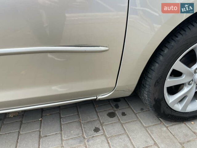 Серый Мазда 3, объемом двигателя 1.6 л и пробегом 170 тыс. км за 5200 $, фото 12 на Automoto.ua