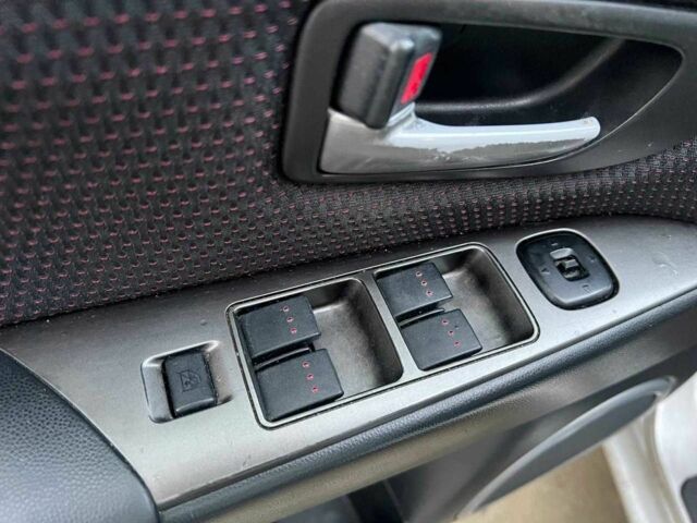 Сірий Мазда 3, об'ємом двигуна 1.6 л та пробігом 305 тис. км за 5940 $, фото 14 на Automoto.ua