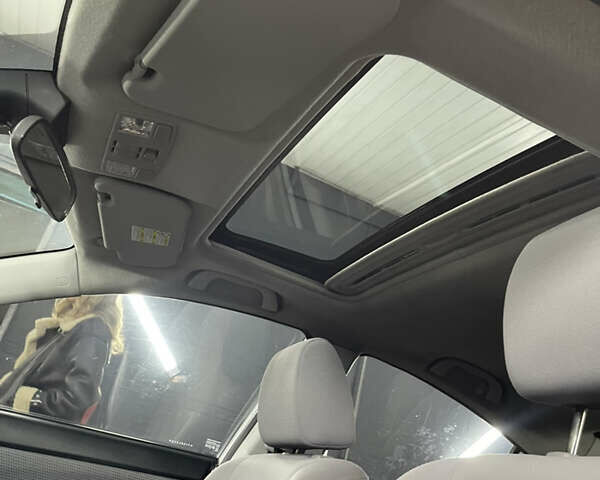 Серый Мазда 3, объемом двигателя 1.6 л и пробегом 210 тыс. км за 5950 $, фото 3 на Automoto.ua