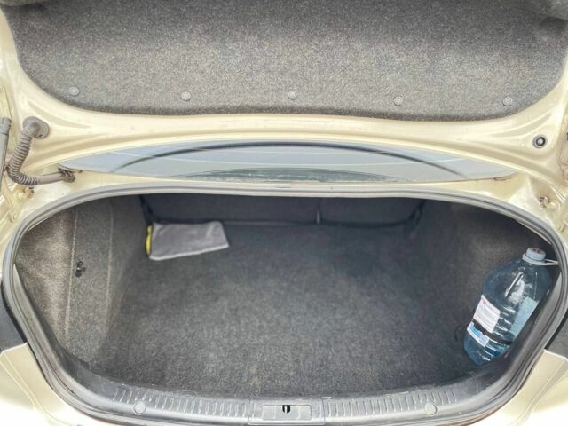 Серый Мазда 3, объемом двигателя 2 л и пробегом 184 тыс. км за 5400 $, фото 22 на Automoto.ua