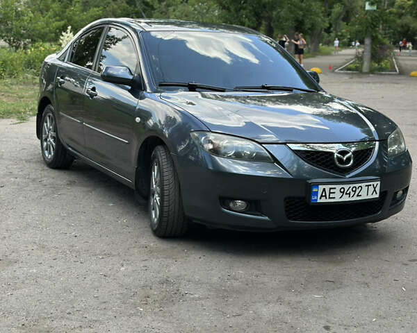 Серый Мазда 3, объемом двигателя 1.6 л и пробегом 246 тыс. км за 6500 $, фото 3 на Automoto.ua