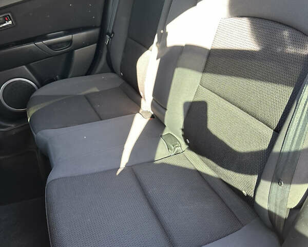 Серый Мазда 3, объемом двигателя 1.6 л и пробегом 198 тыс. км за 5500 $, фото 6 на Automoto.ua