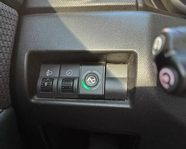 Серый Мазда 3, объемом двигателя 1.6 л и пробегом 270 тыс. км за 5950 $, фото 20 на Automoto.ua