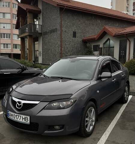 Серый Мазда 3, объемом двигателя 1.6 л и пробегом 228 тыс. км за 5600 $, фото 1 на Automoto.ua