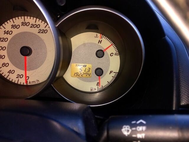 Сірий Мазда 3, об'ємом двигуна 1.6 л та пробігом 192 тис. км за 2500 $, фото 7 на Automoto.ua