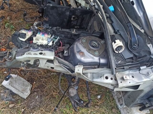 Серый Мазда 3, объемом двигателя 0 л и пробегом 175 тыс. км за 2500 $, фото 8 на Automoto.ua