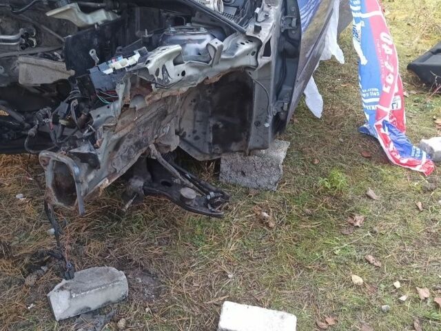 Серый Мазда 3, объемом двигателя 0 л и пробегом 175 тыс. км за 2500 $, фото 6 на Automoto.ua