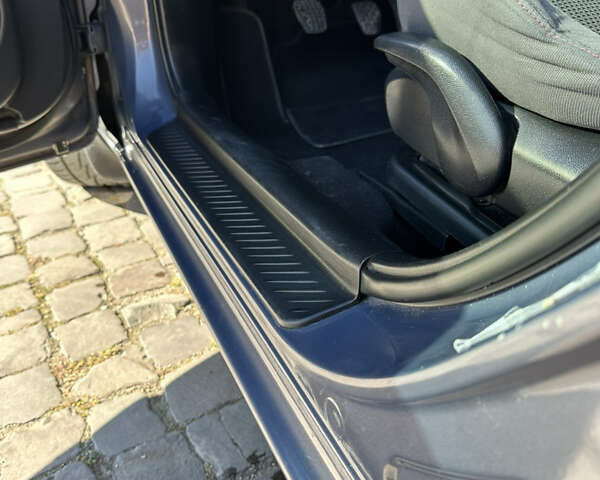 Серый Мазда 3, объемом двигателя 1.6 л и пробегом 198 тыс. км за 5500 $, фото 8 на Automoto.ua