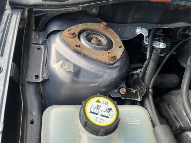 Серый Мазда 3, объемом двигателя 1.6 л и пробегом 178 тыс. км за 6250 $, фото 25 на Automoto.ua