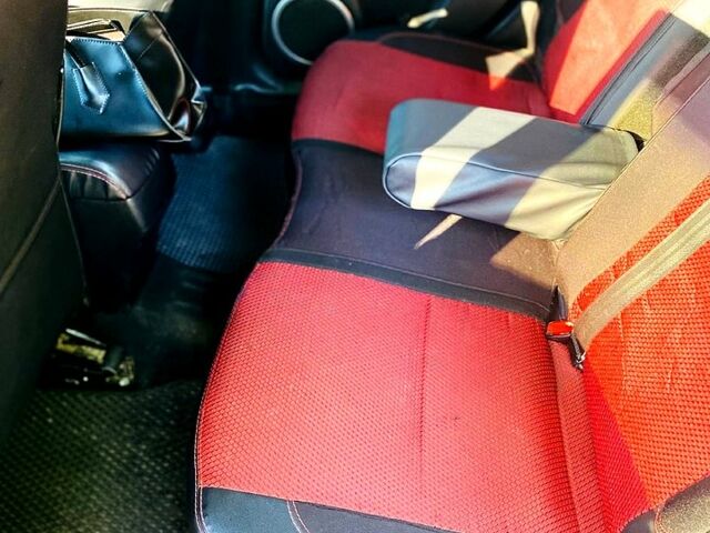 Серый Мазда 3, объемом двигателя 1.6 л и пробегом 249 тыс. км за 4700 $, фото 10 на Automoto.ua