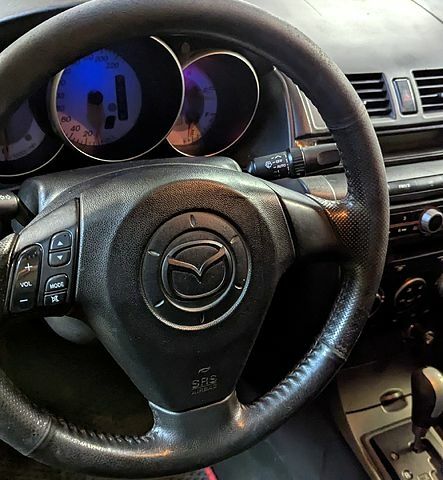 Серый Мазда 3, объемом двигателя 1.6 л и пробегом 0 тыс. км за 2000 $, фото 6 на Automoto.ua