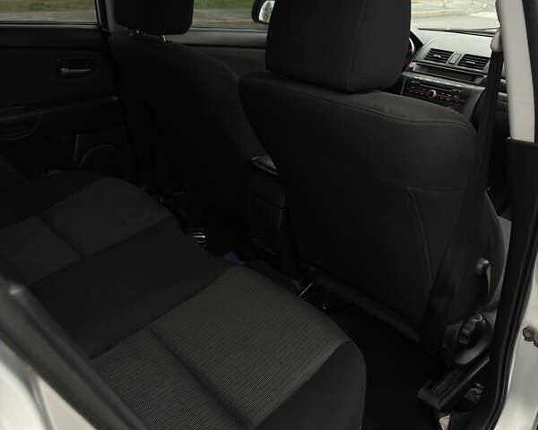 Сірий Мазда 3, об'ємом двигуна 1.6 л та пробігом 218 тис. км за 4850 $, фото 9 на Automoto.ua