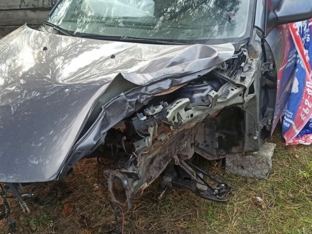 Серый Мазда 3, объемом двигателя 0 л и пробегом 175 тыс. км за 2500 $, фото 5 на Automoto.ua