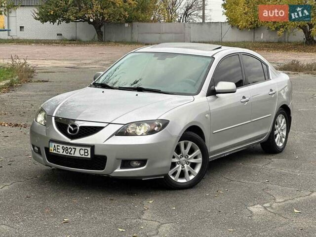 Серый Мазда 3, объемом двигателя 1.6 л и пробегом 216 тыс. км за 5900 $, фото 2 на Automoto.ua