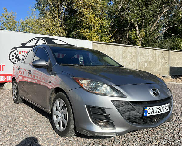 Сірий Мазда 3, об'ємом двигуна 2 л та пробігом 145 тис. км за 6200 $, фото 3 на Automoto.ua