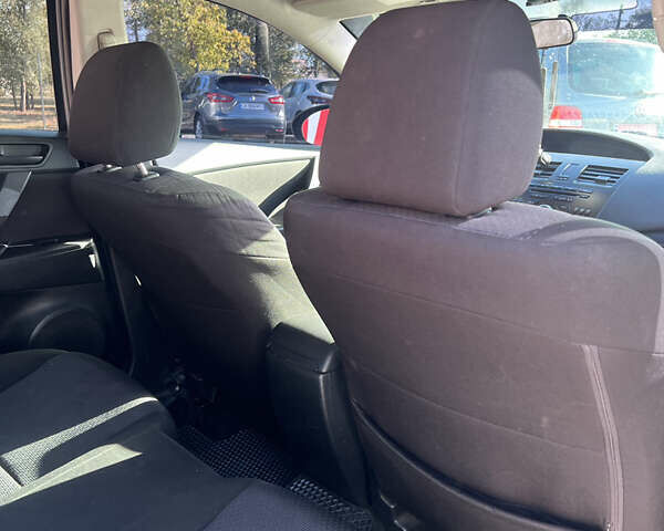 Сірий Мазда 3, об'ємом двигуна 2 л та пробігом 145 тис. км за 6200 $, фото 18 на Automoto.ua