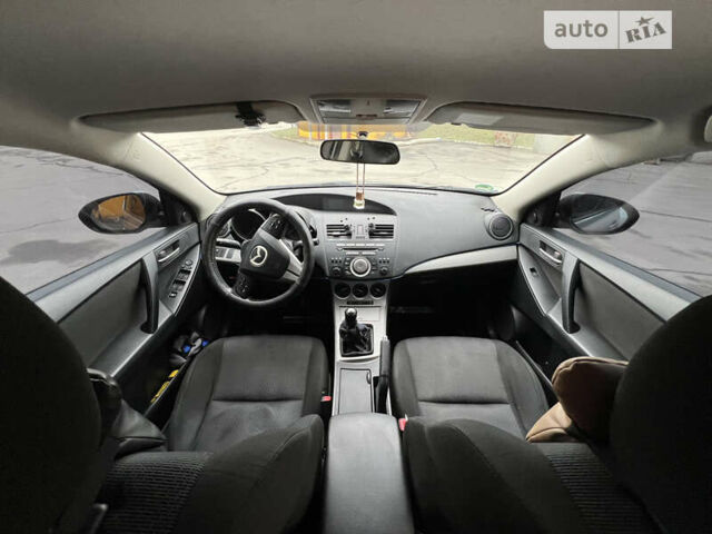 Серый Мазда 3, объемом двигателя 1.6 л и пробегом 230 тыс. км за 5498 $, фото 6 на Automoto.ua