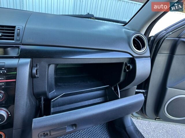 Сірий Мазда 3, об'ємом двигуна 1.6 л та пробігом 302 тис. км за 4999 $, фото 39 на Automoto.ua