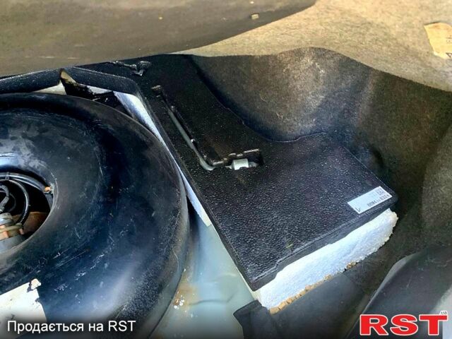 Серый Мазда 3, объемом двигателя 2 л и пробегом 145 тыс. км за 6750 $, фото 9 на Automoto.ua