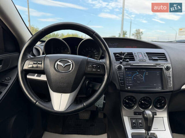 Серый Мазда 3, объемом двигателя 1.6 л и пробегом 128 тыс. км за 7999 $, фото 11 на Automoto.ua