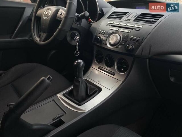 Сірий Мазда 3, об'ємом двигуна 1.6 л та пробігом 189 тис. км за 7300 $, фото 26 на Automoto.ua