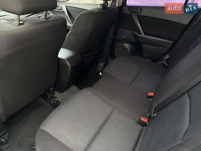 Сірий Мазда 3, об'ємом двигуна 1.6 л та пробігом 189 тис. км за 7300 $, фото 18 на Automoto.ua