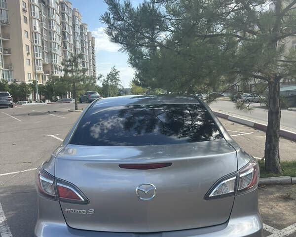 Серый Мазда 3, объемом двигателя 1.6 л и пробегом 188 тыс. км за 6800 $, фото 2 на Automoto.ua