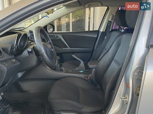 Сірий Мазда 3, об'ємом двигуна 1.6 л та пробігом 187 тис. км за 7300 $, фото 19 на Automoto.ua