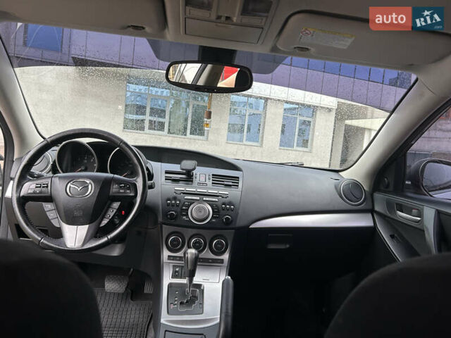 Серый Мазда 3, объемом двигателя 1.6 л и пробегом 136 тыс. км за 8100 $, фото 4 на Automoto.ua