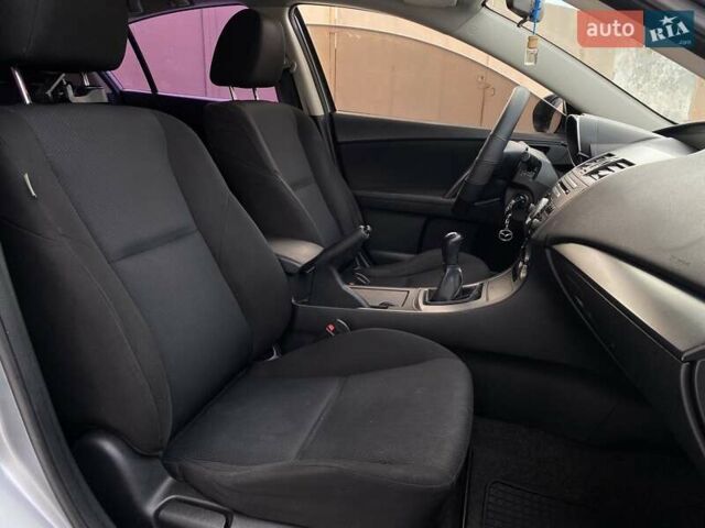 Сірий Мазда 3, об'ємом двигуна 1.6 л та пробігом 189 тис. км за 7300 $, фото 21 на Automoto.ua