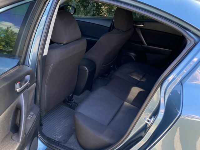 Серый Мазда 3, объемом двигателя 1.6 л и пробегом 172 тыс. км за 6100 $, фото 4 на Automoto.ua